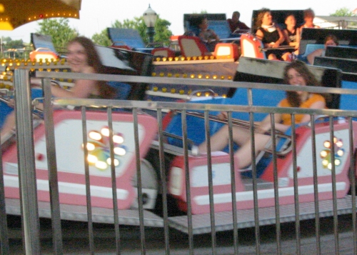 nikki_kimmy_music_express.jpg