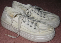sneakers_white.jpg