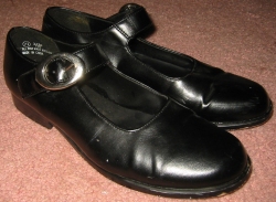 shoes_black_buckle.jpg