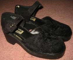 heels_black_fuzzy.jpg