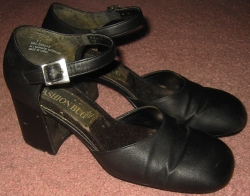 heels_black_buckle.jpg