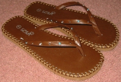 flip_flops_brown.jpg