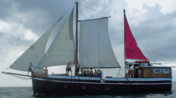 Le Pech-Sailing Profile4a.gif
