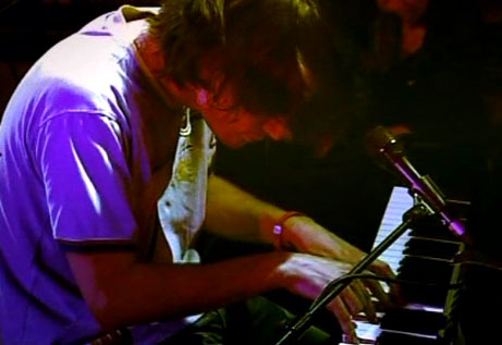 jonny_piano.jpg
