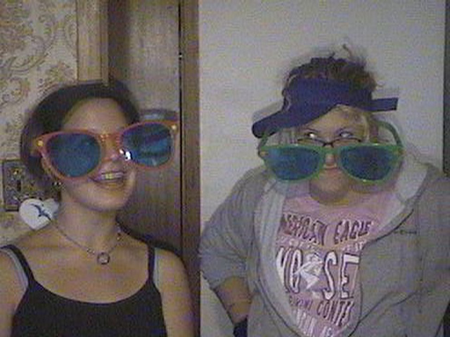 Whee...oversized sunglasses!